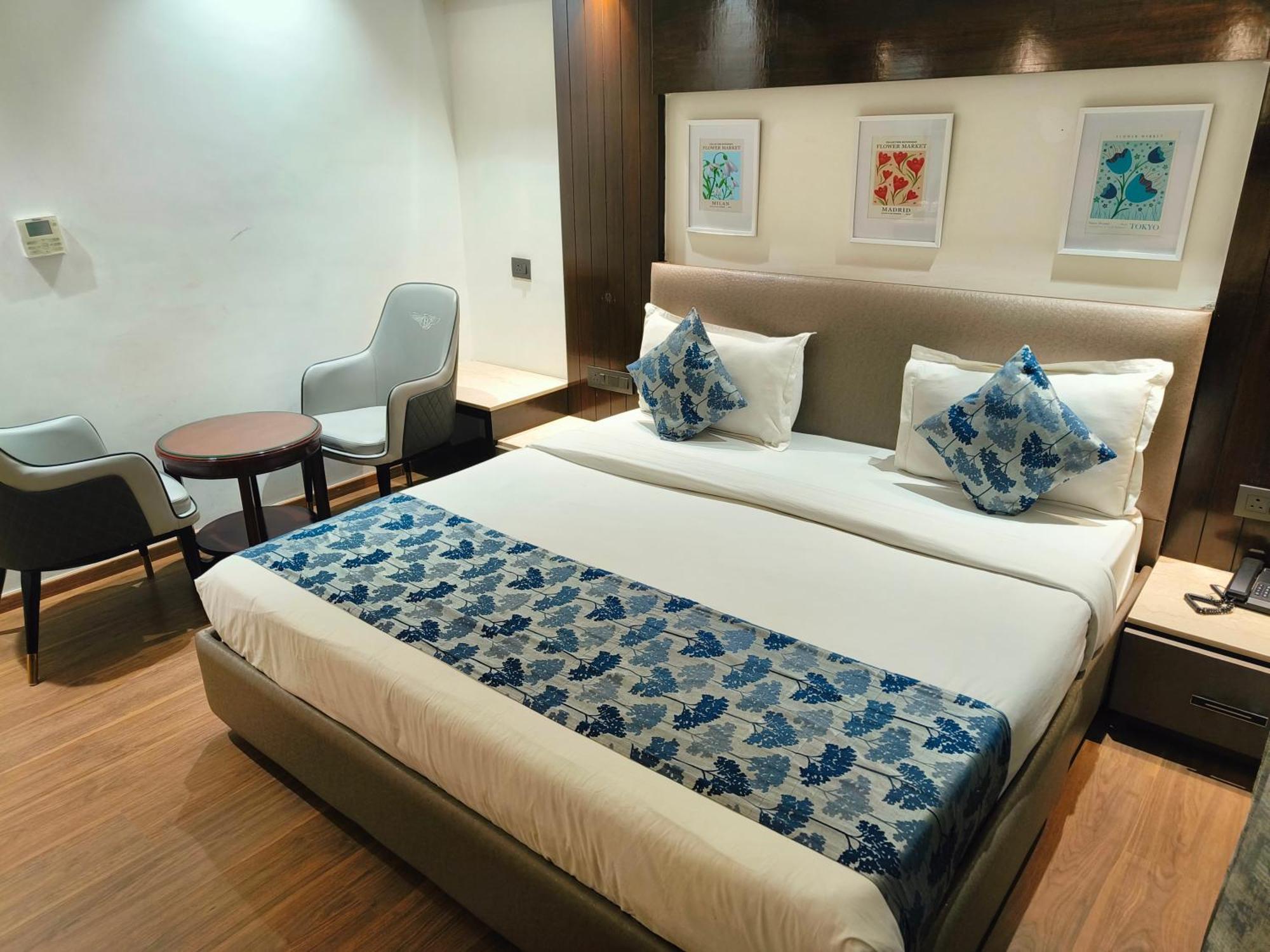Hotel The Pearl - Traveler'S Choice Award Winner For 2025 New Delhi Exterior photo