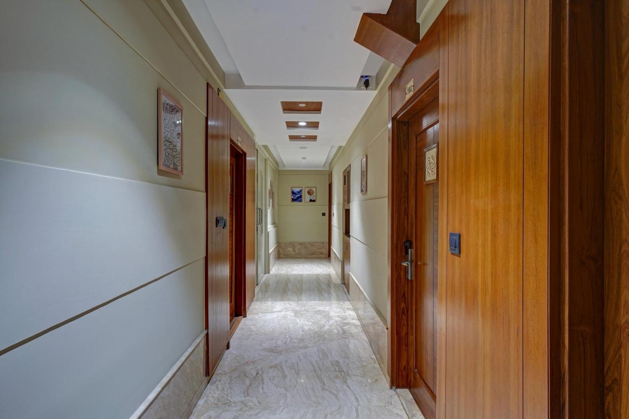 Hotel The Pearl - Traveler'S Choice Award Winner For 2025 New Delhi Exterior photo