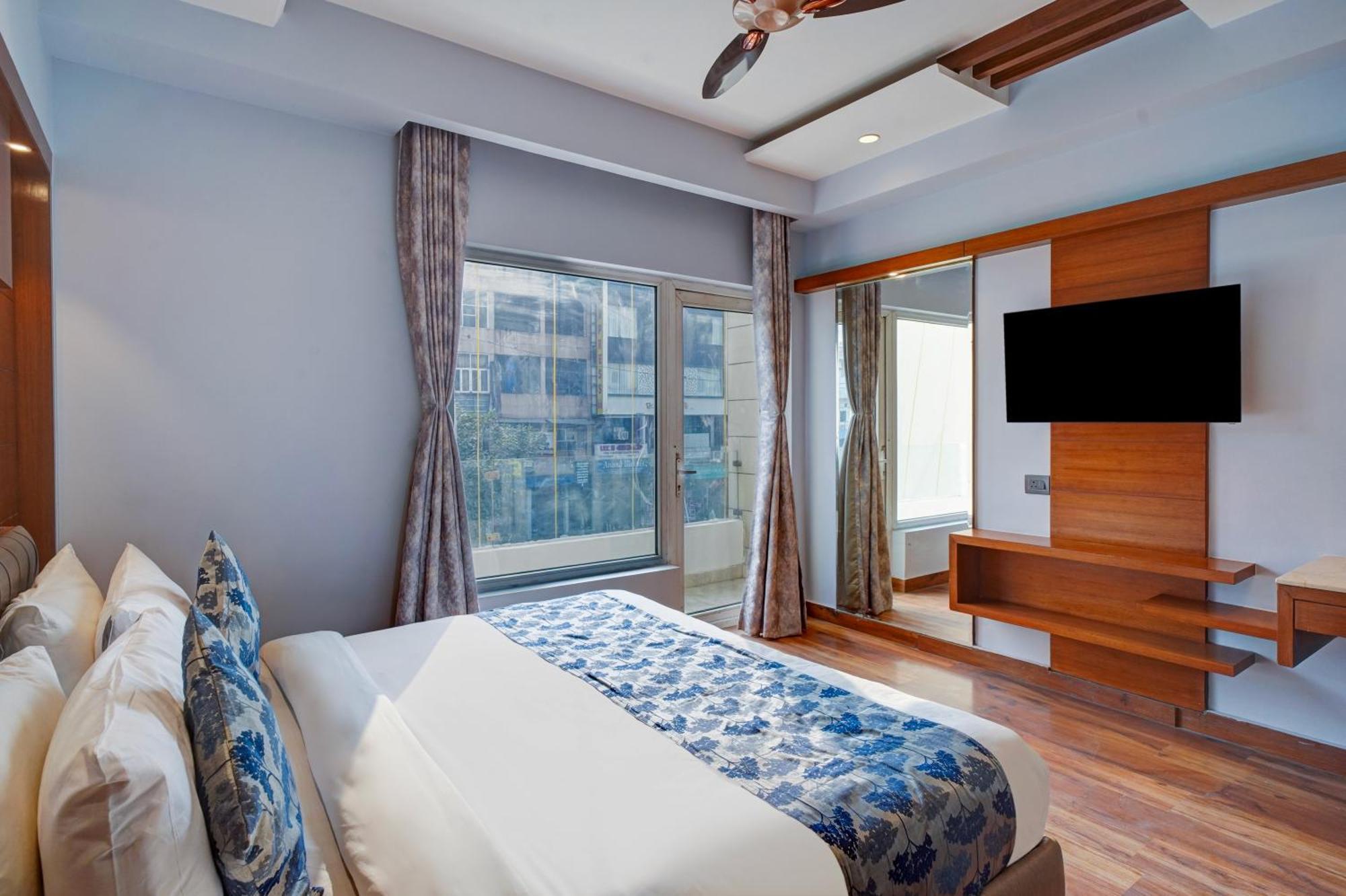Hotel The Pearl - Traveler'S Choice Award Winner For 2025 New Delhi Exterior photo