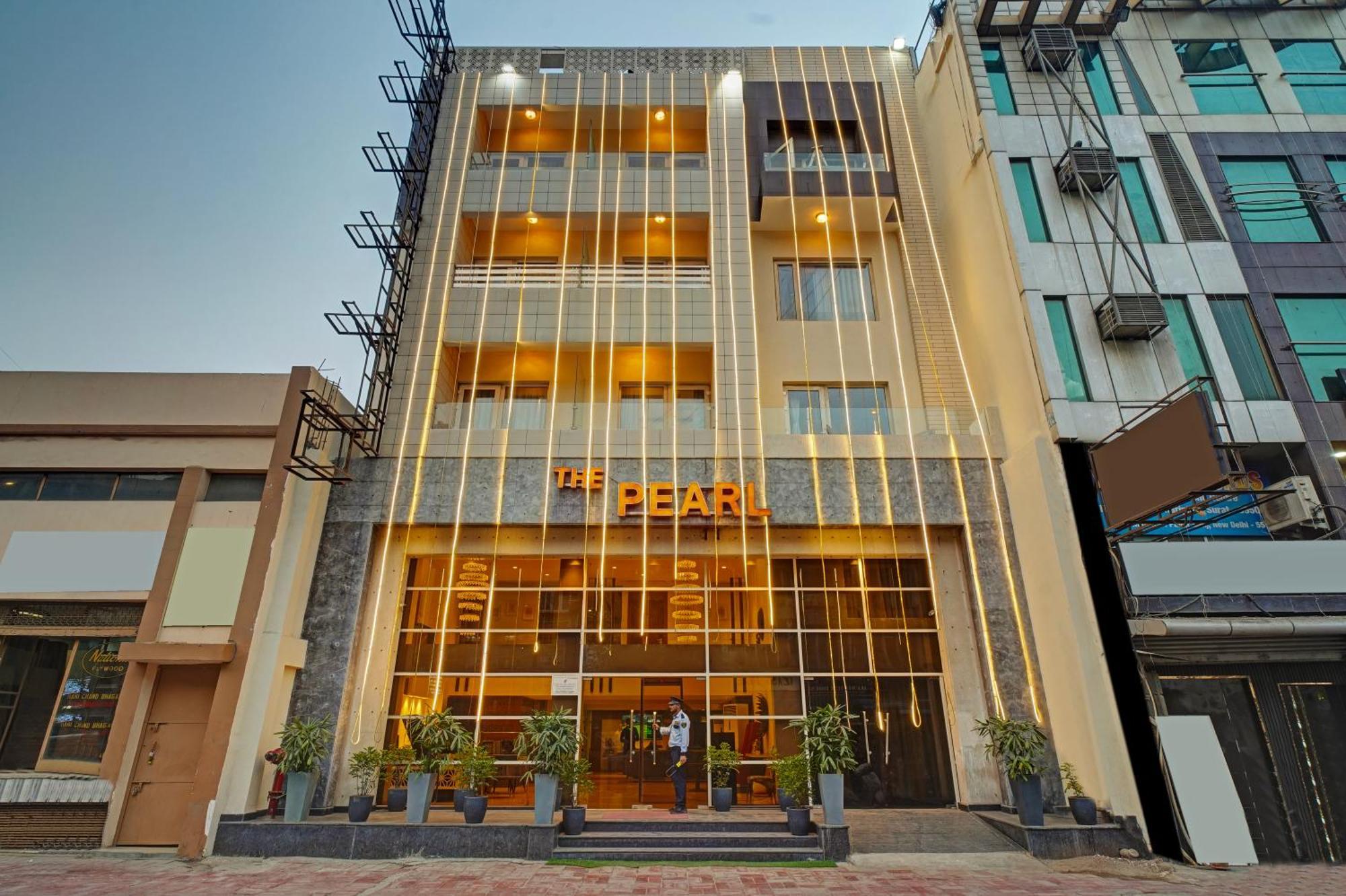 Hotel The Pearl - Traveler'S Choice Award Winner For 2025 New Delhi Exterior photo