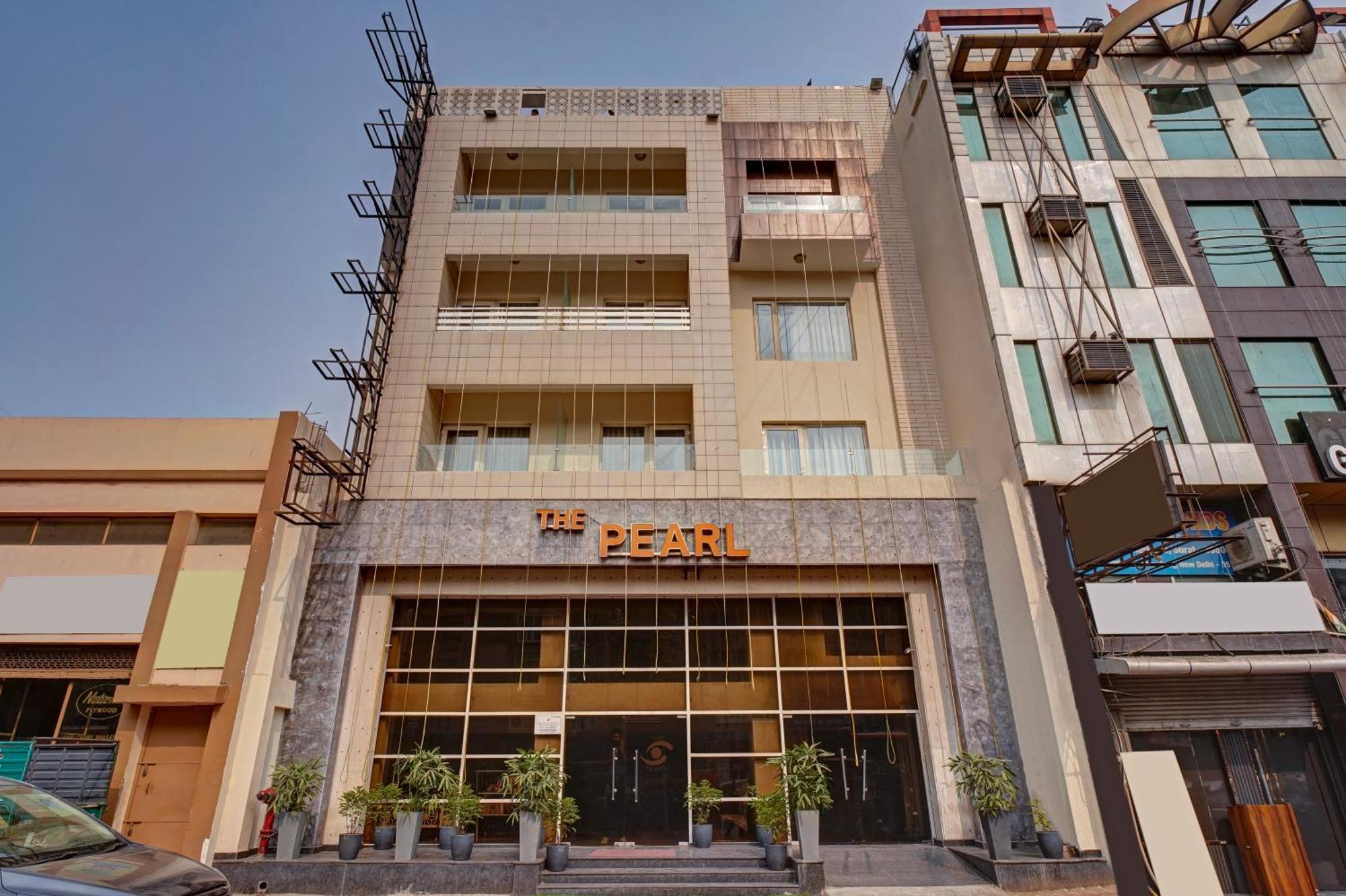 Hotel The Pearl - Traveler'S Choice Award Winner For 2025 New Delhi Exterior photo