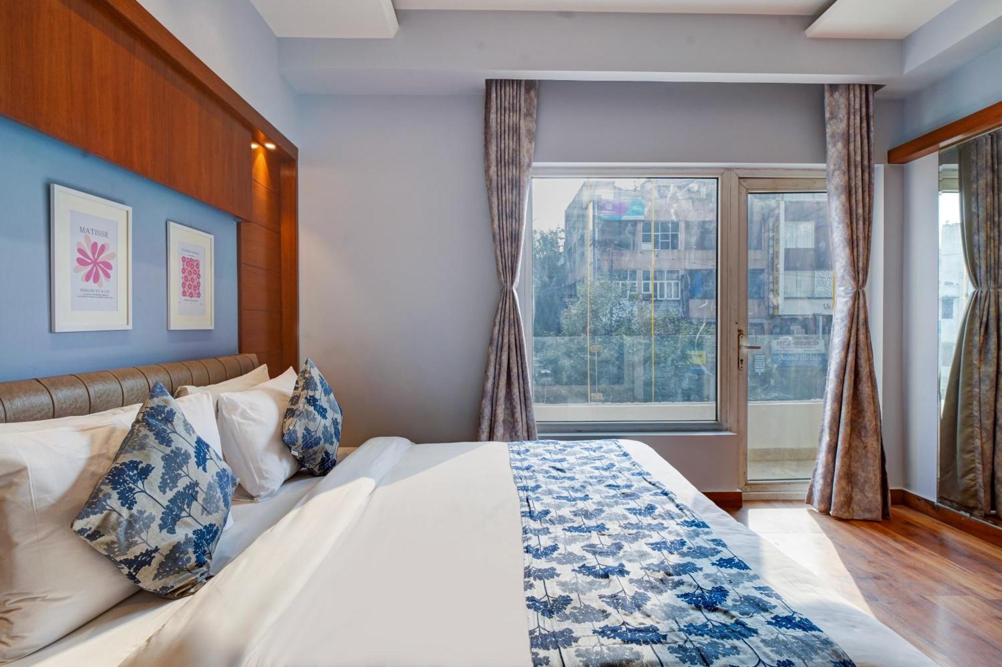 Hotel The Pearl - Traveler'S Choice Award Winner For 2025 New Delhi Exterior photo