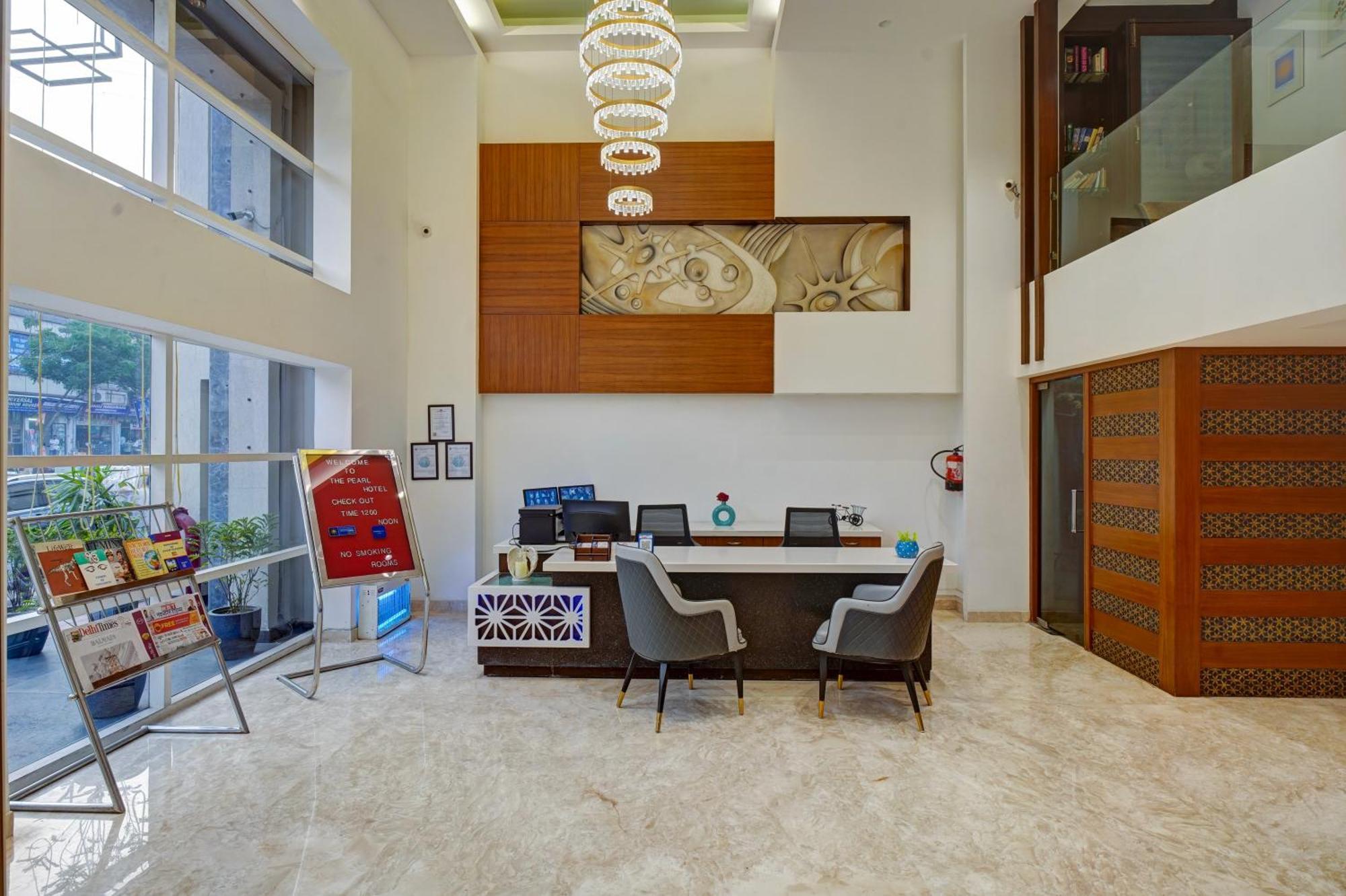 Hotel The Pearl - Traveler'S Choice Award Winner For 2025 New Delhi Exterior photo