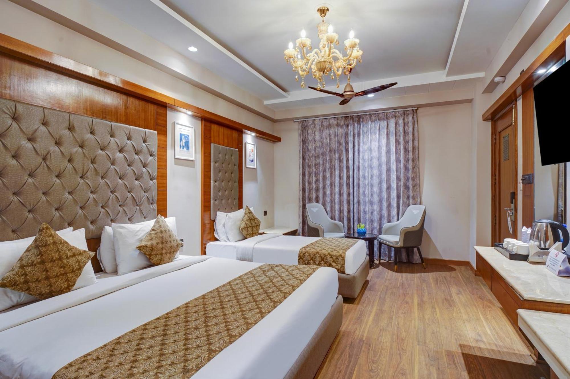 Hotel The Pearl - Traveler'S Choice Award Winner For 2025 New Delhi Exterior photo